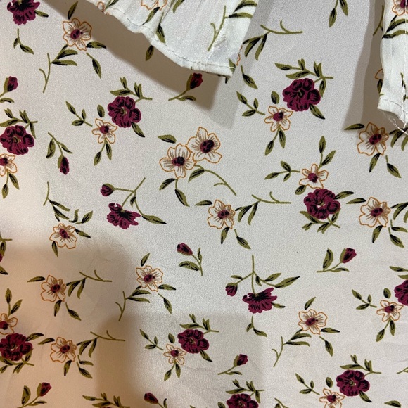 Floral Print Korean Tops .Size - M (Fit S-M) - Picture 7 of 7